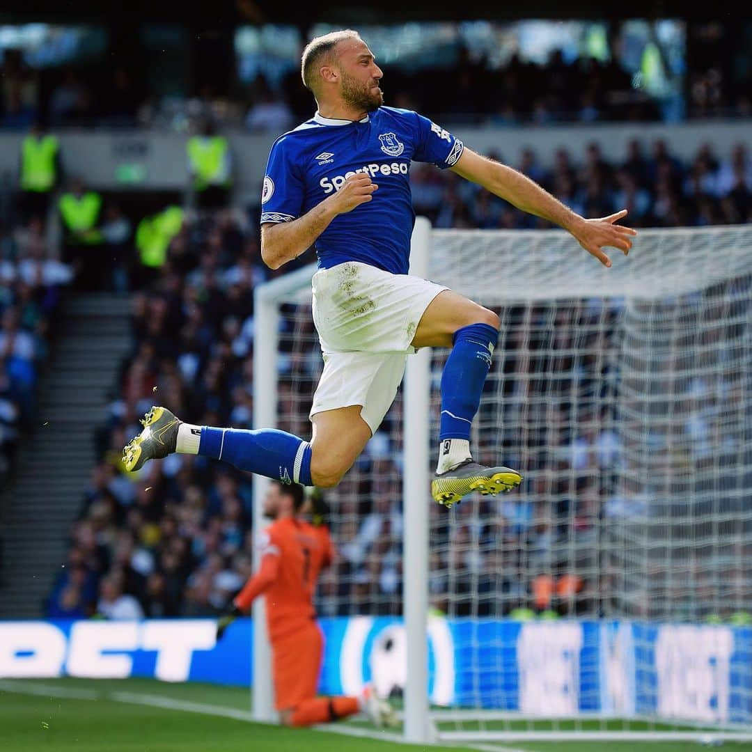 エヴァートンFCさんのインスタグラム写真 - (エヴァートンFCInstagram)「Favourite goal celebration of 2018/19? ⚽️ • • • #everton #efc #coyb #blues #toffees #nsno #goodisonpark #goal #celebration #celebrate #premierleague #pl」6月12日 0時14分 - everton