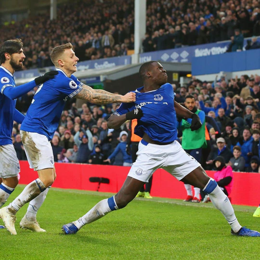 エヴァートンFCさんのインスタグラム写真 - (エヴァートンFCInstagram)「Favourite goal celebration of 2018/19? ⚽️ • • • #everton #efc #coyb #blues #toffees #nsno #goodisonpark #goal #celebration #celebrate #premierleague #pl」6月12日 0時14分 - everton