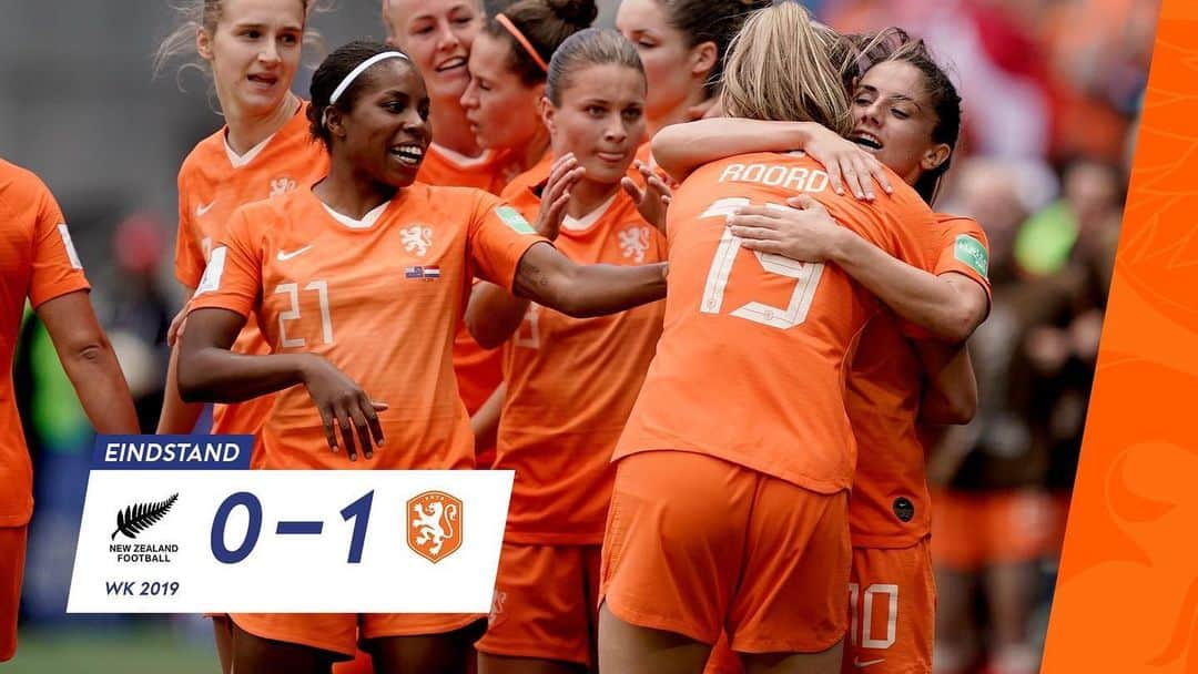 ルート・ファン・ニステルローイのインスタグラム：「Well done Jill and @oranjeleeuwinnen with the victory in the world cup! 👍👏💪 #onzejacht」