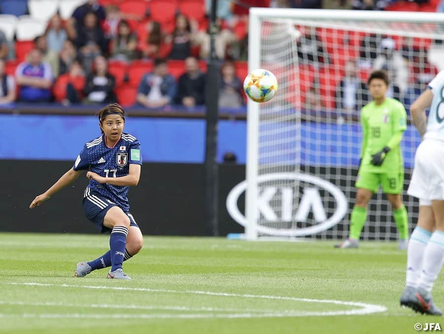 日本サッカー協会さんのインスタグラム写真 - (日本サッカー協会Instagram)「📸MATCH PHOTO② ・ アルゼンチン戦のスターティングメンバーには、GK#山下杏也加 DF#清水梨紗 #熊谷紗希 #南萌華 #鮫島彩 MF#中島依美 #杉田妃和 #三浦成美 #長谷川唯 FW#菅澤優衣香 #横山久美 が名を連ねました。前半、序盤から主導権を握るも、引いて守るアルゼンチンのゴールマウスをこじ上げることが出来ず、0-0で折り返します。 ・ ✍️JFA.jpでは、活動レポートを掲載中！ ・ ＜FIFA女子ワールドカップフランス2019＞ なでしこジャパン🇯🇵試合日程  6/10 25:00｜0-0アルゼンチン🇦🇷 6/14 22:00｜vsスコットランド🏴󠁧󠁢󠁳󠁣󠁴󠁿 6/20 04:00｜vsイングランド🏴󠁧󠁢󠁥󠁮󠁧󠁿 📺フジテレビ系列、NHK BS、J SPORTSで生中継！ ・ #nadeshiko #世界のなでしこ #なでしこジャパン#FIFAWWC」6月12日 0時22分 - japanfootballassociation