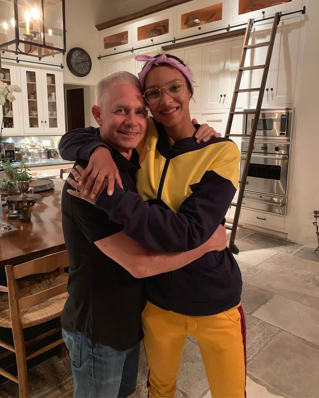 ライス・リベイロさんのインスタグラム写真 - (ライス・リベイロInstagram)「Thanks for a wonderful dinner last night. Can’t wait to show my son this jacket 😍 #oneofakind #xmen #biggestfan」6月12日 0時23分 - laisribeiro