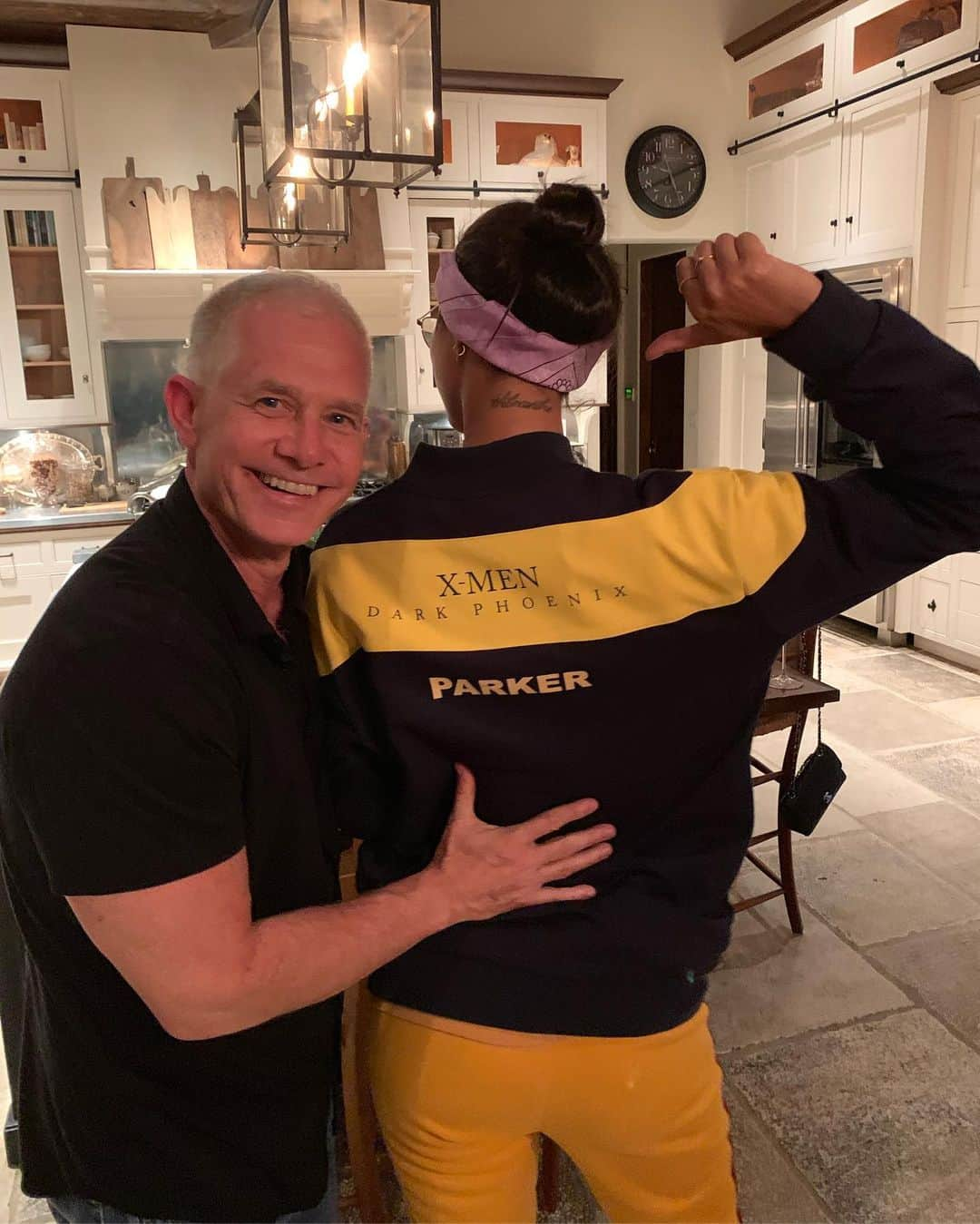 ライス・リベイロさんのインスタグラム写真 - (ライス・リベイロInstagram)「Thanks for a wonderful dinner last night. Can’t wait to show my son this jacket 😍 #oneofakind #xmen #biggestfan」6月12日 0時23分 - laisribeiro