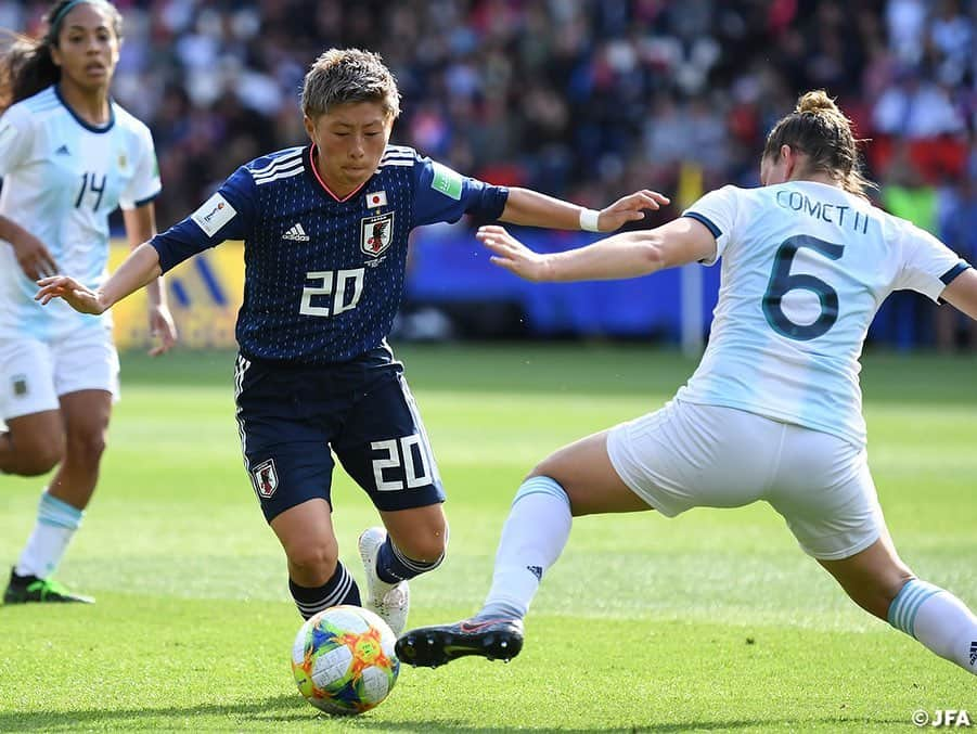 日本サッカー協会さんのインスタグラム写真 - (日本サッカー協会Instagram)「📸MATCH PHOTO③ ・ 52分には#横山久美 のチャンスメイクから、#清水梨紗 のクロスを#杉田妃和 がスルー、後ろに走り込んだ#長谷川唯 がシュートを放つも枠を外れます。#岩渕真奈 #遠藤純 #宝田沙織 を投入し、攻撃の活性化を図りますが、試合はそのままスコアレスで終了しました。 ・ ✍️JFA.jpでは、活動レポートを掲載中！ ・ ＜FIFA女子ワールドカップフランス2019＞ なでしこジャパン🇯🇵試合日程  6/10 25:00｜0-0アルゼンチン🇦🇷 6/14 22:00｜vsスコットランド🏴󠁧󠁢󠁳󠁣󠁴󠁿 6/20 04:00｜vsイングランド🏴󠁧󠁢󠁥󠁮󠁧󠁿 📺フジテレビ系列、NHK BS、J SPORTSで生中継！ ・ #nadeshiko #世界のなでしこ #なでしこジャパン#FIFAWWC」6月12日 0時36分 - japanfootballassociation