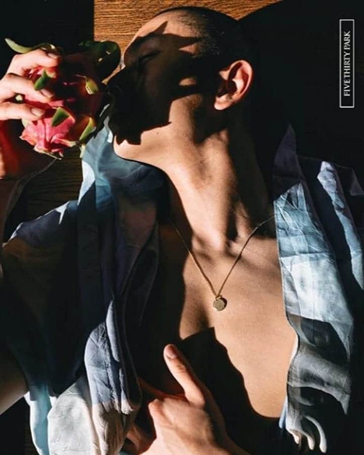 倉岡晋也のインスタグラム：「Work ✓ New summer visual @fivethirtypark Shot @eeeeeeeno feat @iamyoooooooooo thanks a lot . creative director @ryunosuke_aoyagi Style and art direction by me 太陽の下で目を瞑ると いつかの夏の情景が頭を巡る 虫の鳴き声とか 排気ガスの匂いとか」
