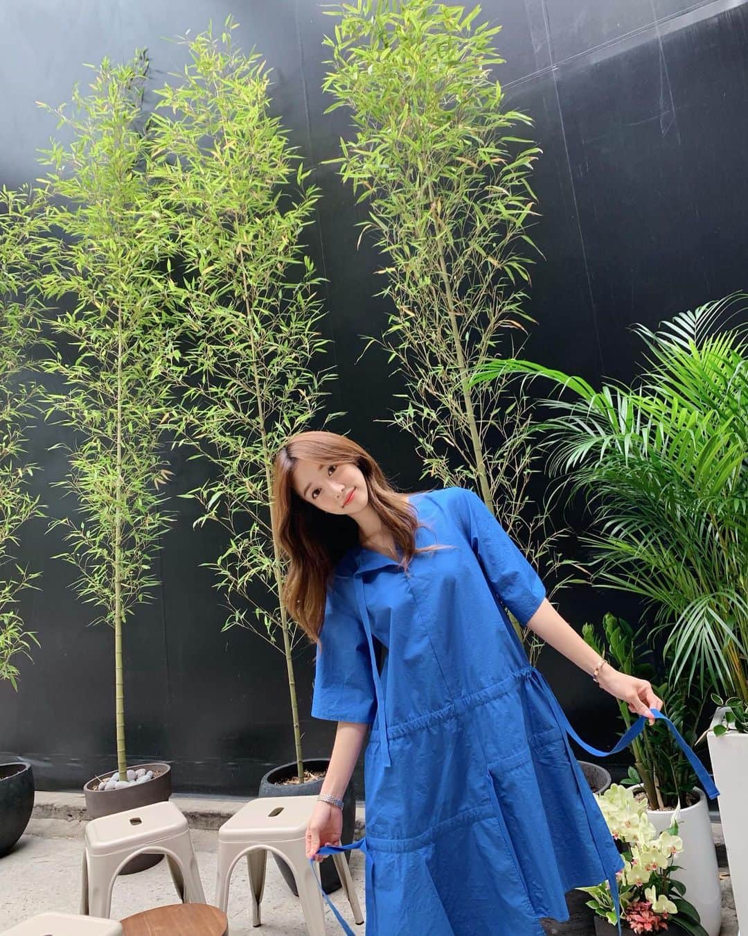 COCO さんのインスタグラム写真 - (COCO Instagram)「_ ✨👗정보는 @heartit.kr 💙✨ . Lovin’ my blue dress🙈 Go to @heartit.kr to know what my #ootd is!👏🏻✨」6月12日 10時46分 - rilaccoco