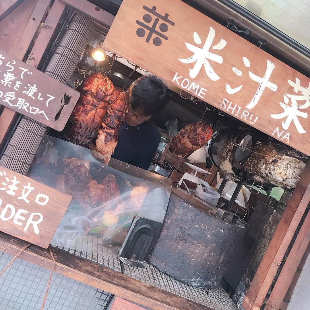 小野麻亜矢さんのインスタグラム写真 - (小野麻亜矢Instagram)「食べたかったのに食べれなかった。 から、リベンジしなきゃ。 時間に余裕を持っていこう。  #コメシルナ #燻製 #お腹空いた #ファーマーズマーケット青山」6月12日 11時03分 - ono_maaya