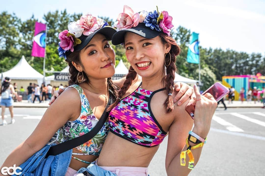 EDC Japanのインスタグラム：「今年のEDCファッションを@edc_japan で投稿しよう!  What did you wear to EDC?  Post your outfits using @edc_japan ! 👘👗👔」