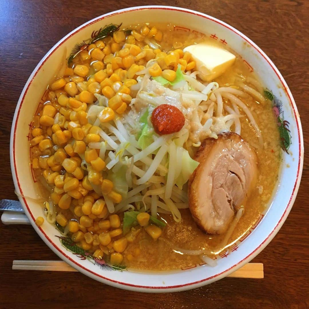 Nao☆ さんのインスタグラム写真 - (Nao☆ Instagram)「先日ロケ行った先の近くにあったお店『のろし』さんのラーメンスーパー美味しかった🍜😋💕 私が食べたのは味噌バターコーン😆🌽!!! 麺がかなりの太麺で食べ応え抜群でした❤️✨ みなさまも是非にっ🤤💕💕💕 #新潟ラーメン #ラーメン #のろし」6月12日 11時14分 - nao_ngc