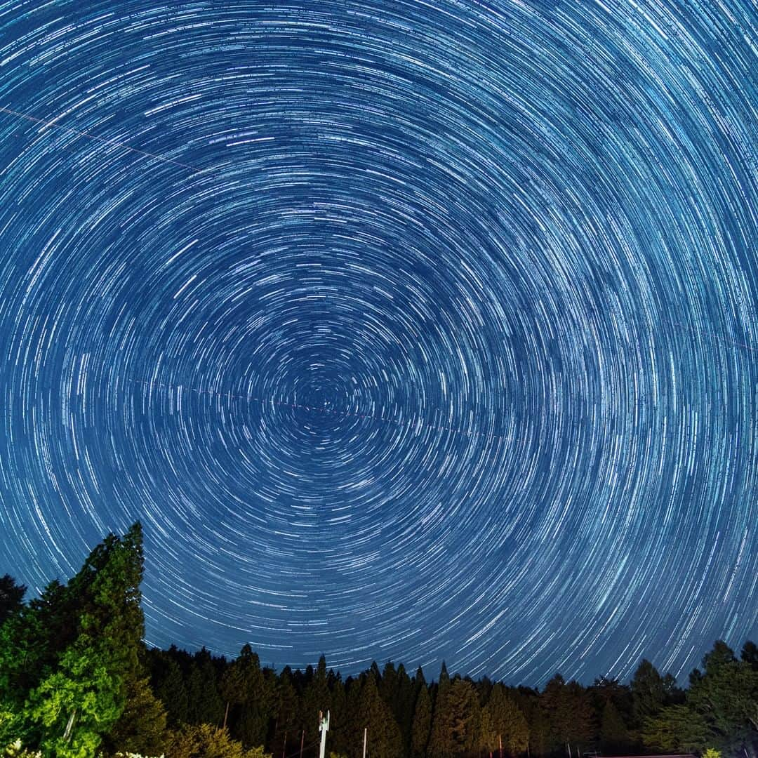 楽天トラベル さんのインスタグラム写真 - (楽天トラベル Instagram)「. #長野県 ： #阿智村の星空 満点の星空がみれる場所✨ 先月に同時に #天体観測 を行った人数で ギネス記録を更新しました🤗🌟 また #阿智村 は #星空 だけはなく 美肌になれる #昼神温泉 もあるので ゆっくりと日頃の疲れを癒すにはぴったりです😉 . ************************ 旅先で撮った素敵な写真に @rakutentravel をタグ付けしてシェアしてね♪ 厳選してこのアカウントで紹介させていただきます！ ************************ . #楽天トラベル #楽天  #rakutentravel #旅 #旅行 #旅に出よう #旅行好きな人と繋がりたい #travel #trip #日本 #japan #일본 #instagramjapan #IG_JAPAN #japantrip #lovetraveling #star #star_hunter_jp #milkyway #jpan_night_view #night_gram #nagano #achimura #starvillage」6月12日 11時30分 - rakutentravel