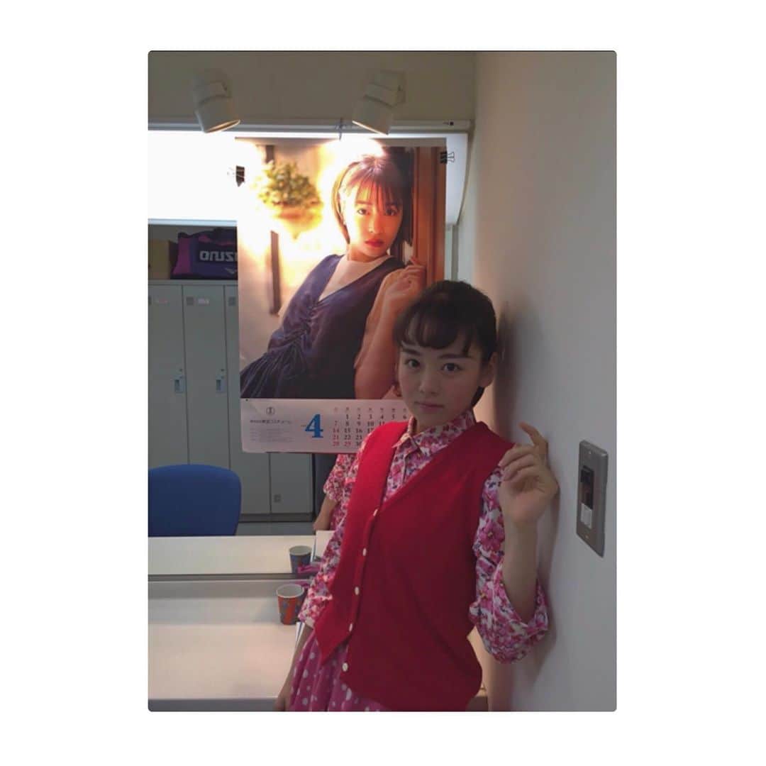 伊原六花さんのインスタグラム写真 伊原六花instagram Twitterに動画をあげたので こっちでは自分で 公開処刑のような写真にします 支度場所にある すずさんのカレンダーと 現場で 緊張maxの私にも すごく優しくて 誕生日には 素敵な誕生日プレゼントも
