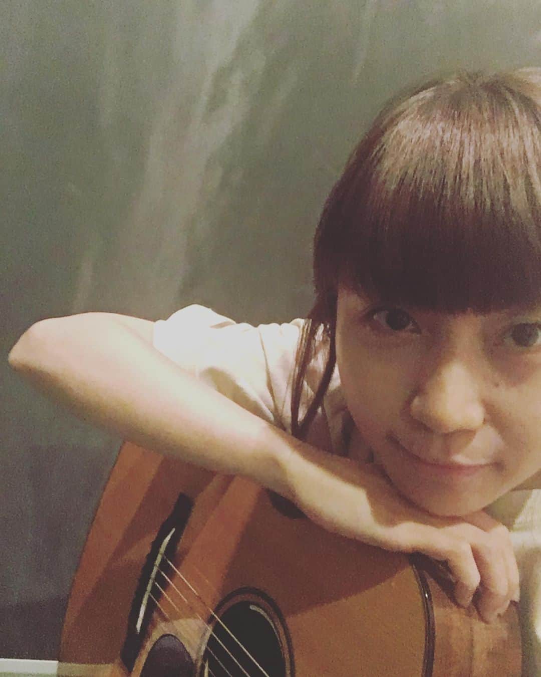 矢井田瞳さんのインスタグラム写真 - (矢井田瞳Instagram)「今日もスタジオです！ 新曲に取りかかってます😊 振り切っていこうと思います！  皆さんも良い一日を〜♪」6月12日 11時31分 - hitomi_yaida