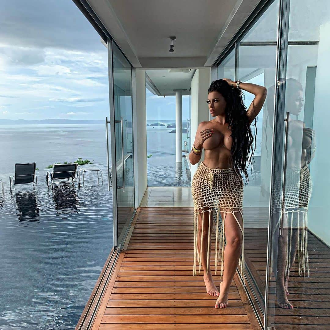 Italia Kashさんのインスタグラム写真 - (Italia KashInstagram)「Good morning from Costa Rica 🇨🇷 where are you waking up ? @toochis_world」6月12日 2時38分 - toochi_kash