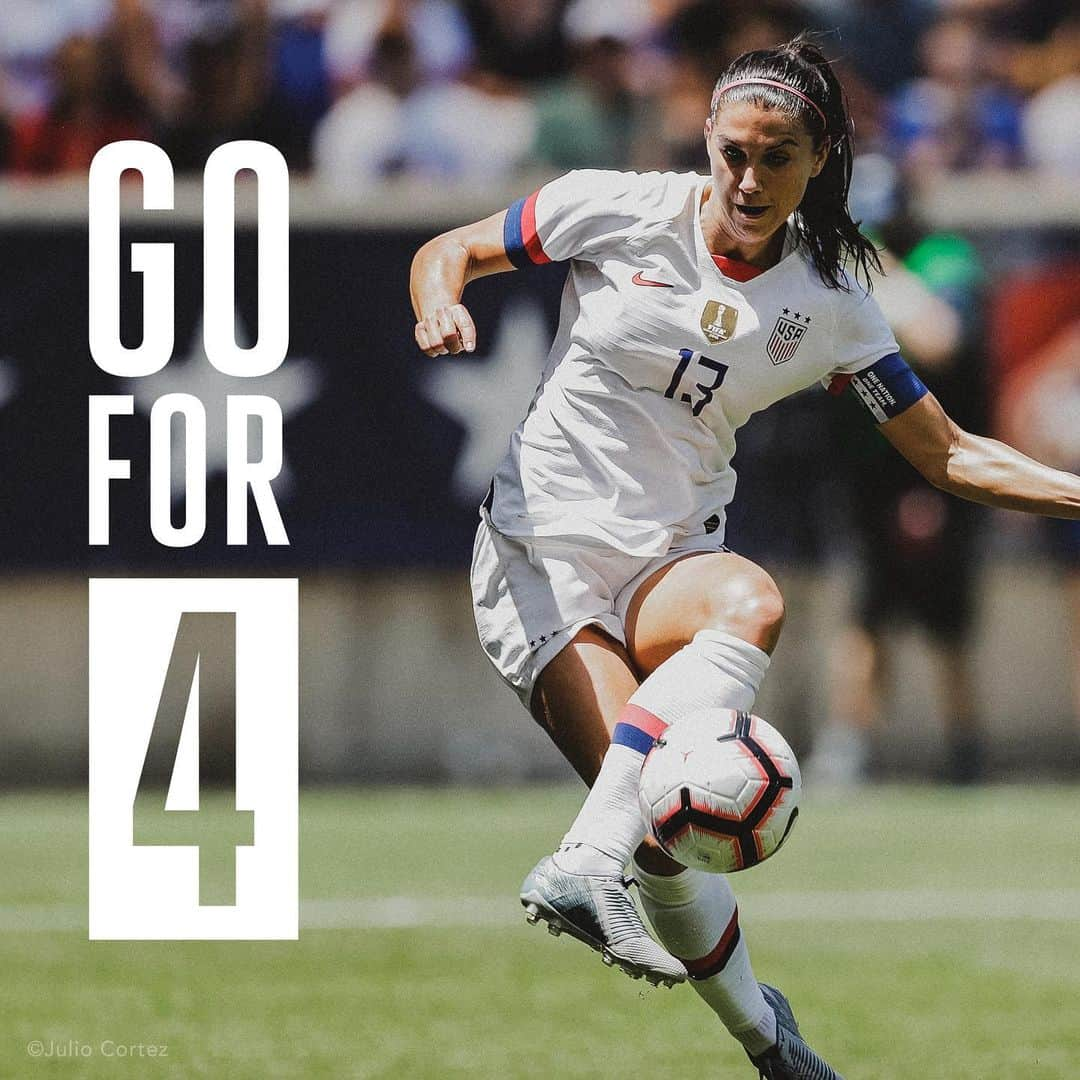 マイアミ・ドルフィンズさんのインスタグラム写真 - (マイアミ・ドルフィンズInstagram)「It's time to defend their World Cup title... @uswnt bring it home! 🇺🇸#OneNationOneTeam」6月12日 2時53分 - miamidolphins