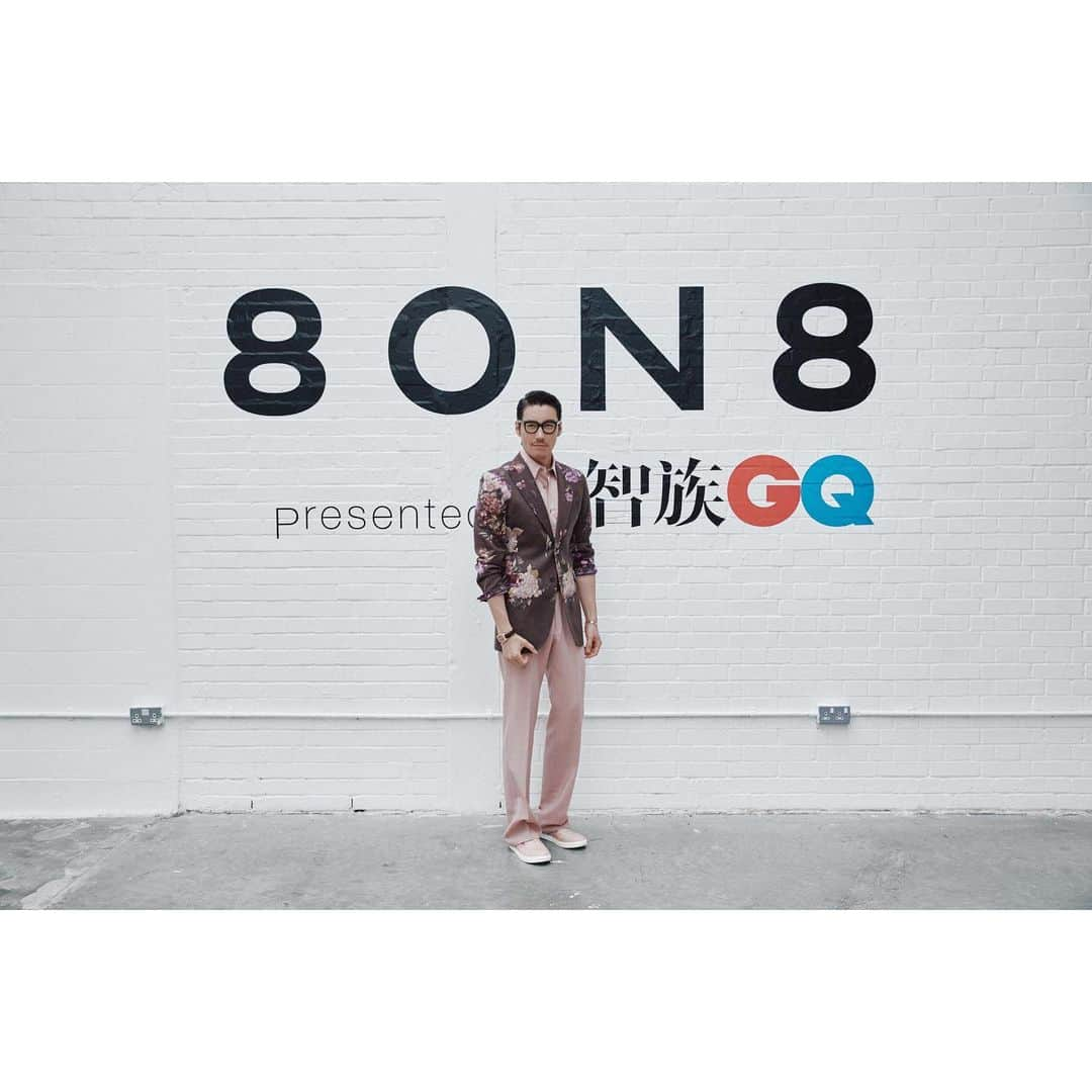 フー・ビンさんのインスタグラム写真 - (フー・ビンInstagram)「Amazing collection from @8on8_official supported by @gqchina ! This is how creativity and practicality works together to exert great power. So happy to see more and more young Chinese designers who can showcase their talent on an international stage, well done! @97crush @dylanjonesgq @grantpearce.inc @liqin_qqin  #hubing #lifestyle #britishfashioncouncil #londonfashionweek #LFWM #newgen #brownsfashion #youngdesigner #luxurylifestyle #후빙#胡兵 #フービン #胡兵时尚观点 #胡兵全球Go  #fashiontrip #fashion #fashionicon #fashionindustry #gentlemen #chinesegentlemen #actor #chineseactor #chinesemodel #asianactor #style #styleman #menswear #mensstyle」6月12日 2時49分 - hubing