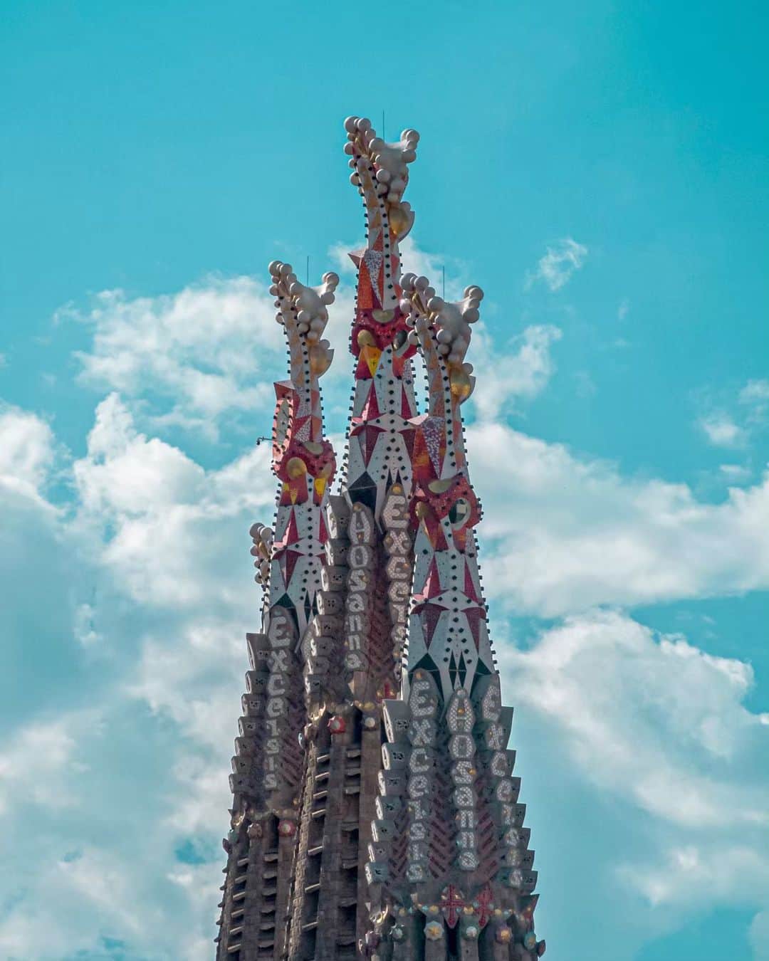 Nicanor Garcíaのインスタグラム：「With those little fingers | Con esos deditos #nicanorgarcia #travelarchitectures . All photos in the series #CapturedOnHuawei with #HuaweiP30Pro #YoEstoyConHuawei」