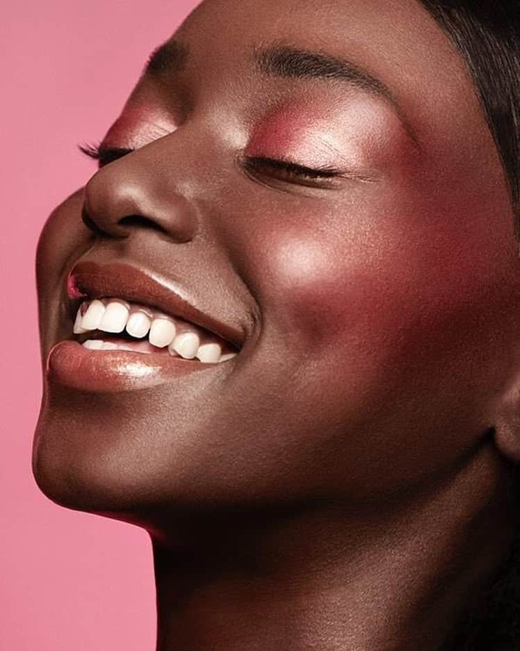 NARSさんのインスタグラム写真 - (NARSInstagram)「No such thing as too many Orgasms. Featuring Orgasm Blush, Oil-Infused Lip Tint, Liquid Highlighter and Endless Orgasm Palette. #regram NARS Senior Makeup Artist @clay_reid Photographer @jenwildingphotographer  Model @rakesharochelle  Hair @cutitandrun」6月12日 2時59分 - narsissist