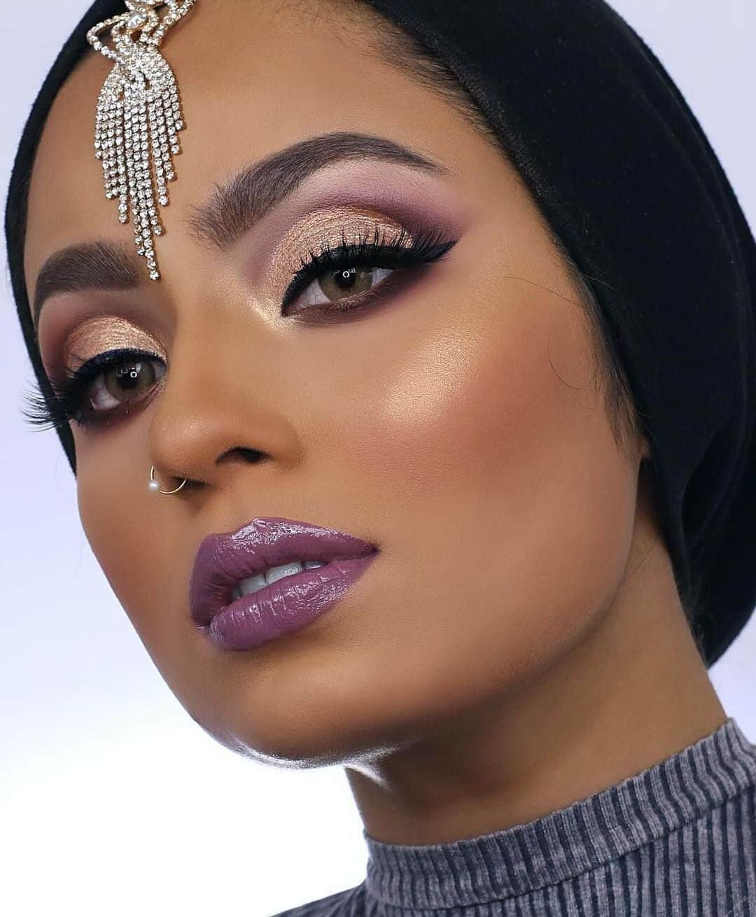 e.l.f.さんのインスタグラム写真 - (e.l.f.Instagram)「Did you know that our #16HRCamo Concealer is full coverage, creamy AND won't settle in creases? 💜 @hijabadore uses the shade Tan Latte to conceal and highlight ✨ #elfingamazing #elfcosmetics #vegan #crueltyfree」6月12日 3時04分 - elfcosmetics