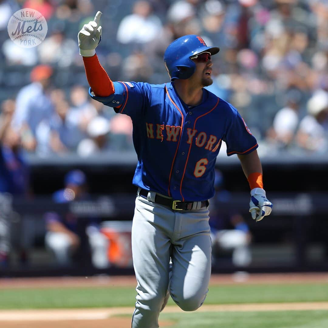 ニューヨーク・メッツさんのインスタグラム写真 - (ニューヨーク・メッツInstagram)「Squirrel sends it. 💪💪💪 #LGM #Mets」6月12日 3時16分 - mets