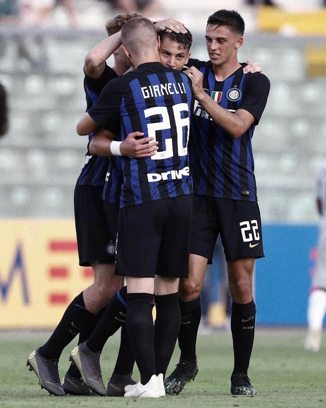 インテルナツィオナーレ・ミラノさんのインスタグラム写真 - (インテルナツィオナーレ・ミラノInstagram)「PRIMAVERA REACH FINAL 👏🏼🔝🔥 The Nerazzurri beat Roma 3-0 to reach the Primavera's Scudetto final! #Inter #ForzaInter #InterYouth #Football」6月12日 3時34分 - inter