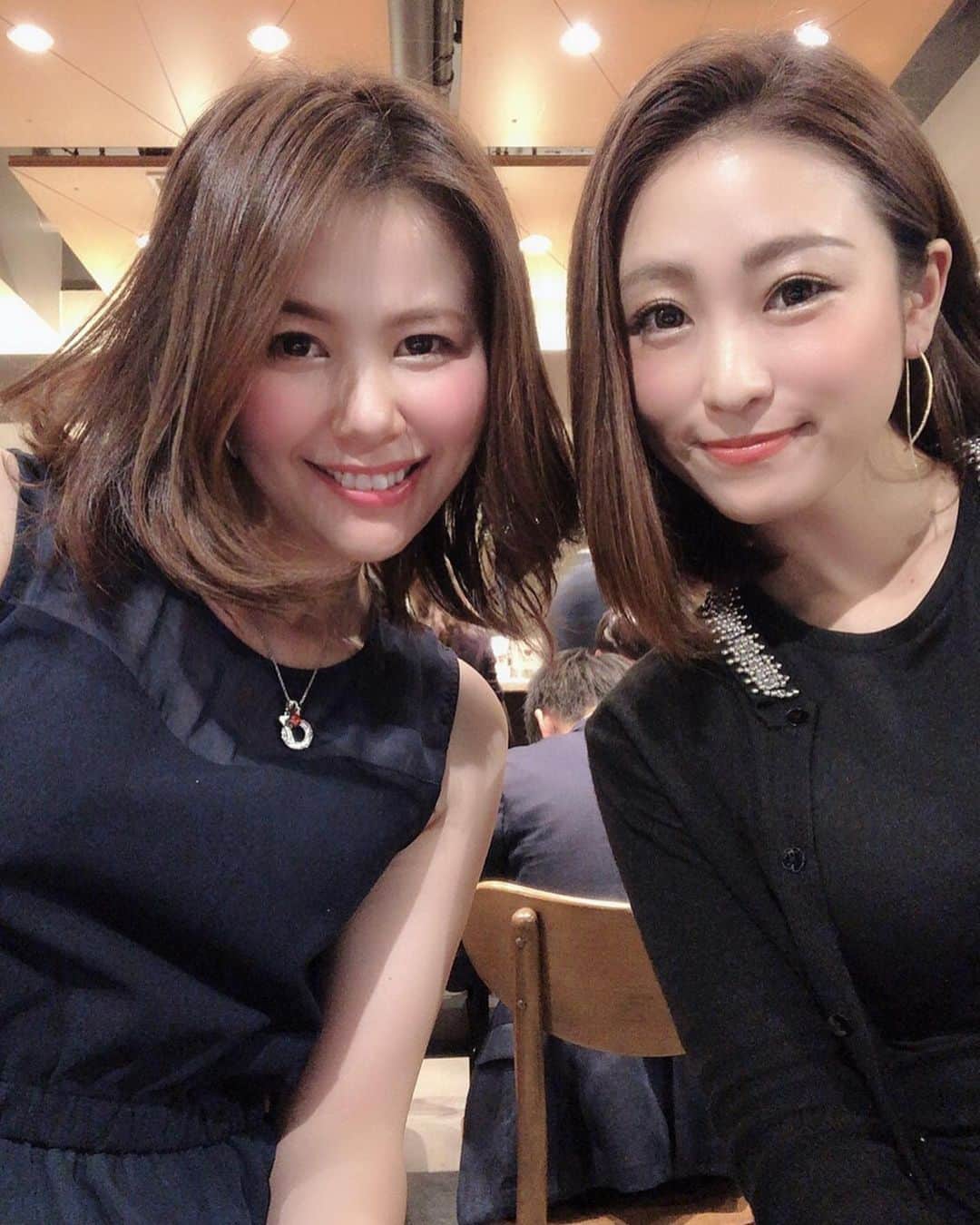 柚月めいさんのインスタグラム写真 - (柚月めいInstagram)「. あげれてなかった、お姉様たちとの写真~👠💕 . . #すきー#綺麗#仲良し#private#selfie#pic#follw#girls #柚月めい」6月12日 3時52分 - meimei.yuzu