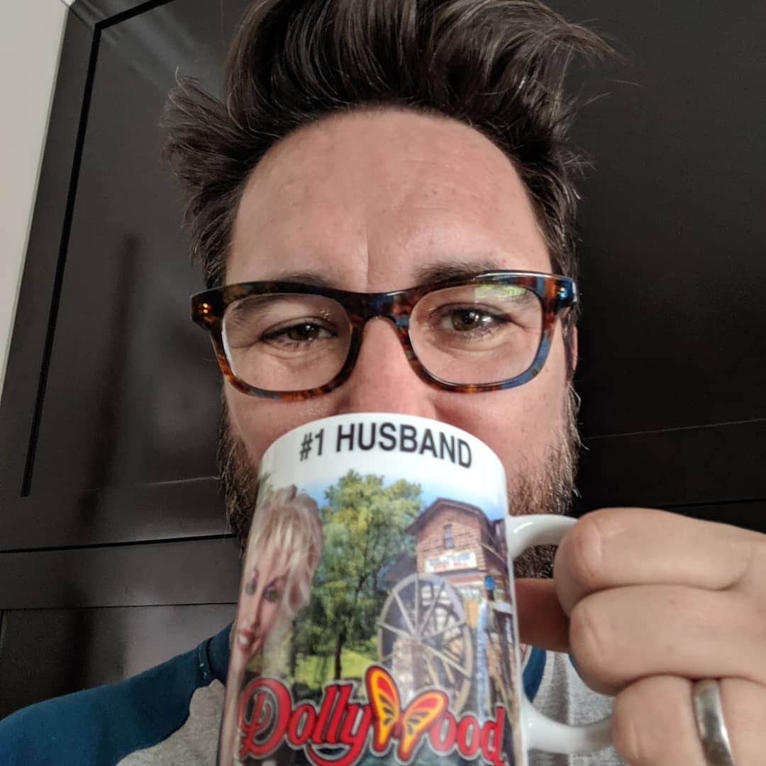 ウィル・ウィトンさんのインスタグラム写真 - (ウィル・ウィトンInstagram)「This morning's bedhead has a new mug.」6月12日 4時00分 - itswilwheaton