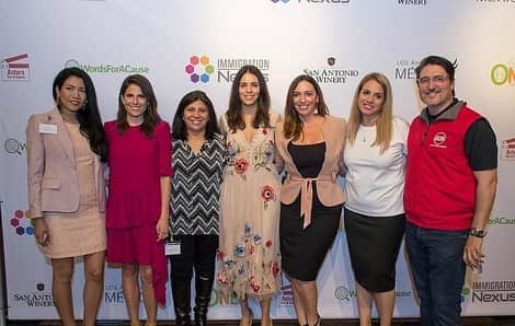 カーラ・ソウザのインスタグラム：「It’s always an honor for me to support @losangelesenmexico - so it was a double honor to uplift their new initiative ‘Immigration Nexus,’ a platform dedicated to being a reliable source of accurate information for immigrating people and their families. Immigration Nexus will connect people to pro-bono legal support, advocates who can support them, legal information in multiple languages, and more! This work means so much to me because I know lives depend on this whether reconnecting with loved ones after being separated or navigating the complex immigration system. This is commUnity. Check out the piece in @latimes highlighting Immigration Nexus and this incredibly necessary work.」