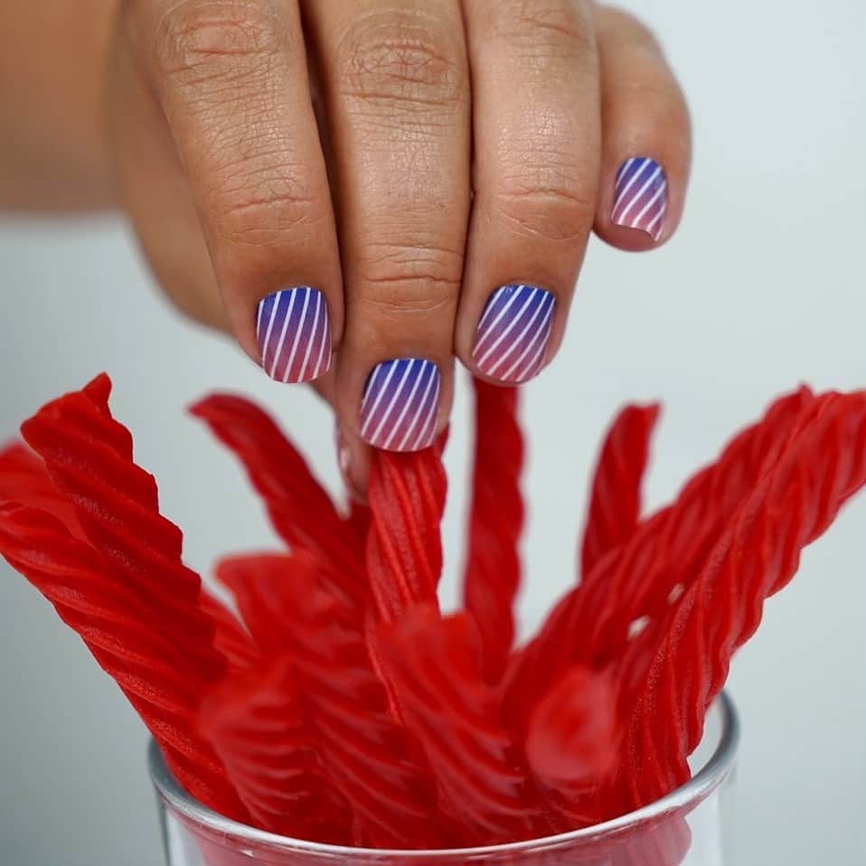 Jamberryのインスタグラム：「📸 : Oh Beautiful — part of our Patriotic Collection available NOW until July 31! 🇺🇸 #sharemyjam #manicurelove #confidence #patrioticnails #beneyou #jamberry #jamberrynails」