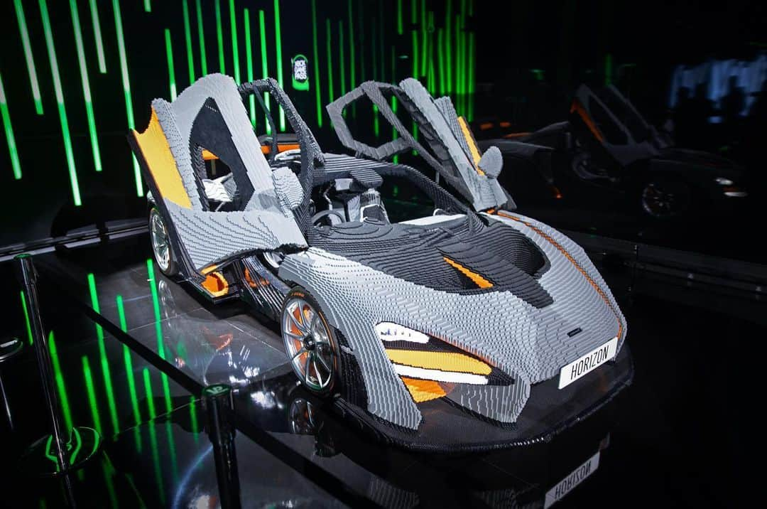 McLaren Automotiveさんのインスタグラム写真 - (McLaren AutomotiveInstagram)「The incredible LEGO McLaren Senna makes its North American debut at E3 2019.  Nearly half a million bricks travelled all the way from the McLaren Technical Centre to Los Angeles  #ForzaHorizon4 brings you LEGO Speed Champions! The second major expansion for Forza Horizon 4 invites you to experience the ultimate LEGO Speed Champions fantasy brought to life at the Horizon festival. #FH4LEGO  #xbox #xboxe3 #Forza #McLaren #LEGO」6月12日 4時26分 - mclarenauto