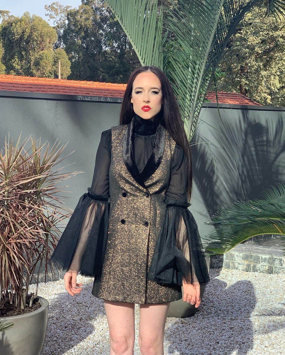 アリー・エックスのインスタグラム：「São Paulo! Estou aqui, e estou amando a cidade! Venham festejar comigo no Fabrique Club esta sexta e venham nos seus melhores looks! Ingressos na minna bio! 👏🏻💗🌈💗 @_.astarte._ @98reasons」