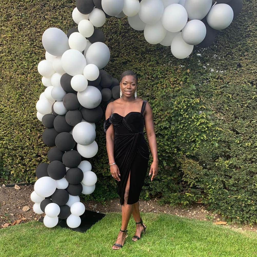 アシャ・フィリップのインスタグラム：「Love bears all things, believes all things, hopes all things, endures all things 💕 Wishing @itspsd👰🏾 and @aireyys🤵🏾 a beautiful married life ❤ . . Stylist: @jennahfayex 😘 Hair: @tresses.bytesha 💁🏾‍♀️ MUA: @teshlewis 💄 . . #Wedding #Love #Fashion #Family #Dress #Stylist #Beauty #BlackGirlMagic」