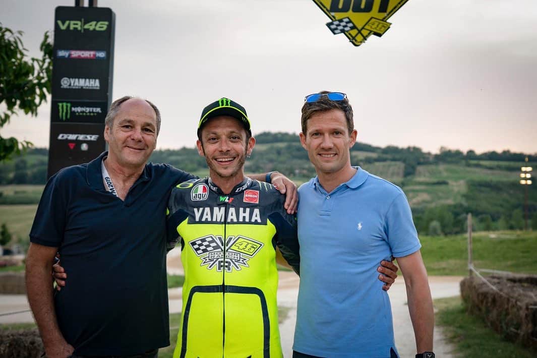 のインスタグラム：「Piedi pesanti al Ranch! Great pleasure to have Gerhard Berger and @sebogier with us at the MotoRanch for follow our training and speak about Racing Cars  @vr46ridersacademyofficial 📸 @camilss」