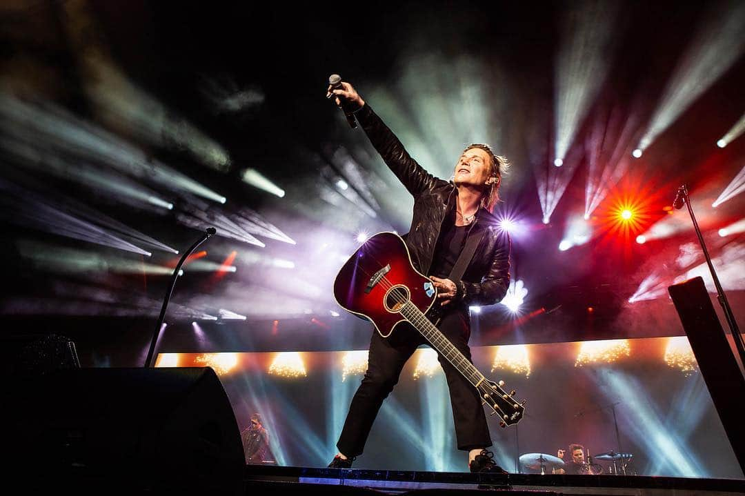 グー・グー・ドールズさんのインスタグラム写真 - (グー・グー・ドールズInstagram)「One of our favorite venues tonight - @sbbowl!!! Tickets/VIP: (link in bio) 📷: @brightmusicphotography」6月12日 4時59分 - googoodollsofficial