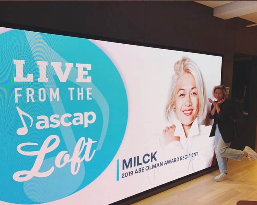 ASCAPさんのインスタグラム写真 - (ASCAPInstagram)「“Art & storytelling is the way towards peace” @milckmusic! #ASCAP is proud to present #MILCK with the @songwritershof Abe Olman Scholarship Award 🏆 Check out our stories to see clips of her performing at the #ASCAP NYC Loft.」6月12日 5時15分 - ascap