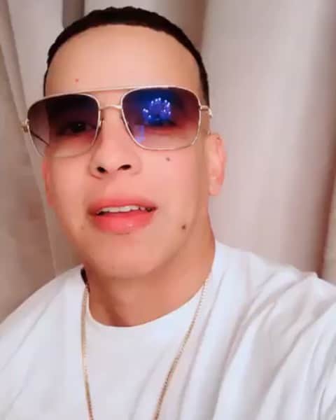 ホセ・レイエスのインスタグラム：「Gracias al maximo líder el big boss. De corazón admiración y respeto siempre  desde playero dj live 😀🙏🙏🙏🙏🎊🎉 @daddyyankee」