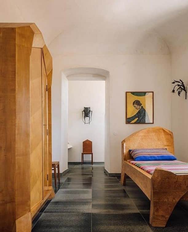 Meganさんのインスタグラム写真 - (MeganInstagram)「A room in the Dá Licença guest house ➖ designed by Vitor Borges and Franck Laigneau ⠀ ⠀ ⠀ #Alentejo #portugal  #explore #interiors #design #DáLicença」6月12日 5時40分 - zanzan_domus