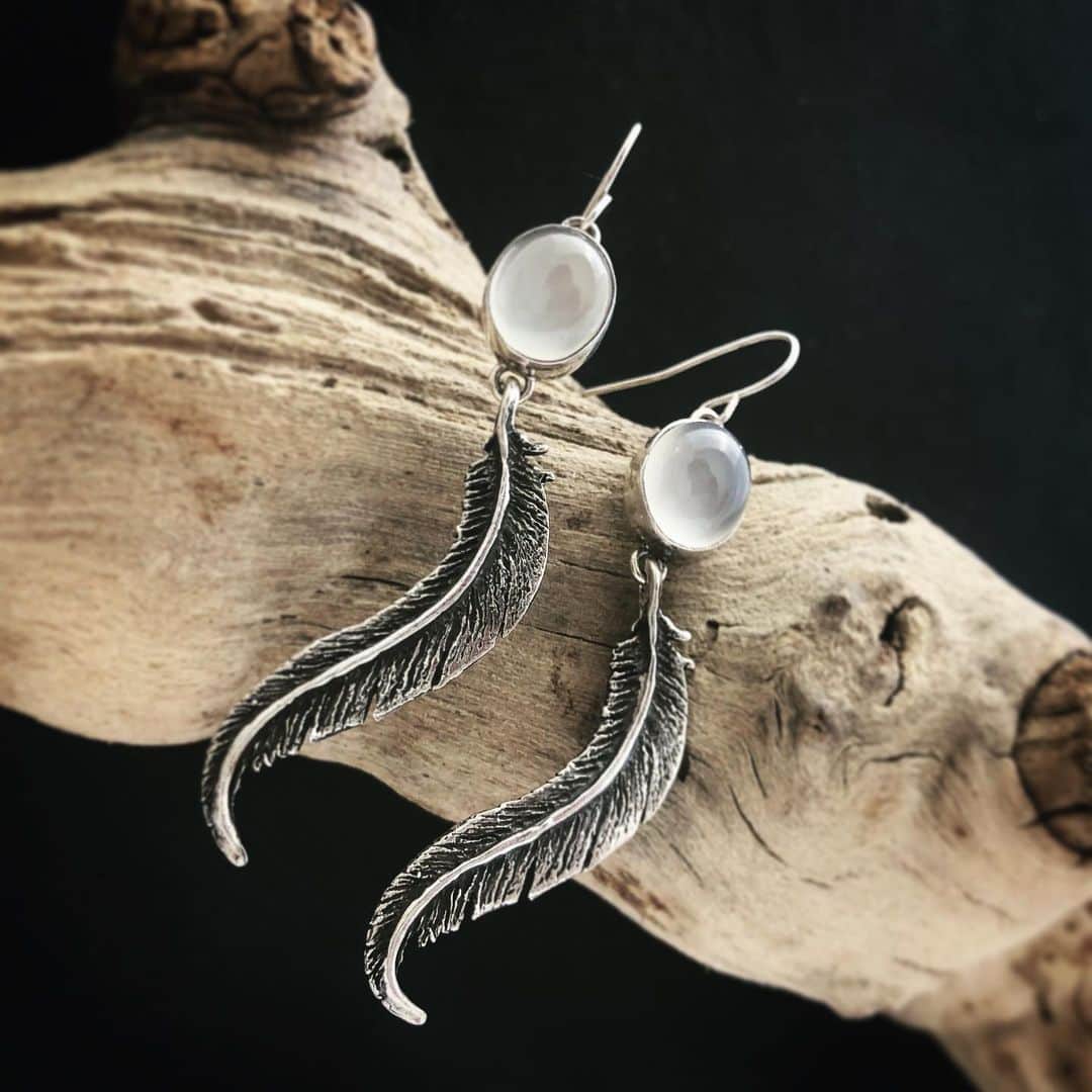 のインスタグラム：「The Moonstone Feather Earrings One-of-kind pair available at AlexStreeter.com #AlexStreeter」