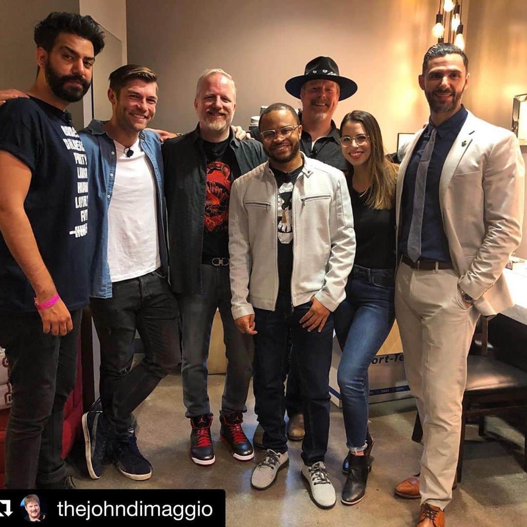 ユージン・バードのインスタグラム：「Gears Family. Welcome again to the squad, @rahulkohli13! #gears5 #xboxe3 #fam」