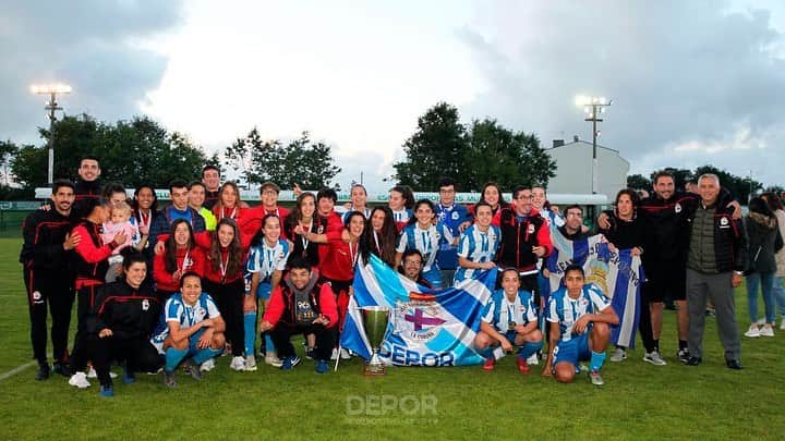 デポルティーボ・ラ・コルーニャさんのインスタグラム写真 - (デポルティーボ・ラ・コルーニャInstagram)「🏆 Campioas da Copa Galicia 💙 #UnÚnicoLatido!  O #DéporABANCA conclúe unha temporada perfecta coa súa segunda Copa Galicia consecutiva  O Deportivo ABANCA concluíu unha temporada histórica coa súa segunda Copa Galicia de forma consecutiva, que logrou após derrotar (6-1) de forma incontestable ao CD Lugo Peluquería Mixta Friol esta tarde no campo Vista Alegre de Ordes.  Desta forma, as pupilas de Manu Sánchez suman este título copeiro ao seu merecido ascenso á liga Iberdrola.  Como é habitual, as deportivistas fixéronse rápido co mando do partido e aos 10 minutos xa dominaban o marcador. Teresa Abelleira, Gaby, Alba Merino -2-, Peke e Iris foron as autoras dos goles branquiazuis.  Deportivo ABANCA: Miralles, Cris, Silvia Mérida, Raquel, Erika, Teresa, Iris, Alba Merino, Lía, Peke e Gaby. Tamén xogaron: Malena, Sofía, Nuria, Michelle Romero e Patri López.  Os resultados do Deportivo ABANCA nesta Copa Galicia foron os seguintes:  Fase de Grupos Sárdoma CF 0 - Deportivo ABANCA 3 (Alba Merino, Kika e Lía) Deportivo ABANCA 1 (Alba Merino) - Atlántida de Matamá 0 Victoria FC 2 - Deportivo ABANCA 4 (Gaby, Peke, Carlota e María Calvo) Sárdoma CF 0 - Deportivo ABANCA 5 (Peke -2-, Lía, Carlota e Ainhoa) Atlántida de Matamá - Deportivo ABANCA, (aprazado) Deportivo ABANCA 3 (Alba Merino e Gaby -2-) - Victoria FC 0  Semifinal Deportivo ABANCA 7 (Gaby, Kika, Peke -2-, Alba Merino, Nuria e María Calvo) - Atlético Arousá 0  Final Deportivo ABANCA 6 (Teresa Abelleira, Gaby, Alba Merino -2-, Peke e Iris) - Peluquería Mixta Friol CD Lugo 1」6月12日 6時01分 - rcdeportivo