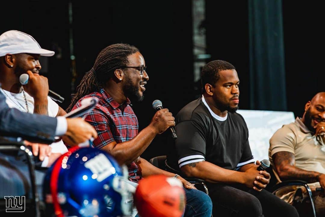 New York Giantsさんのインスタグラム写真 - (New York GiantsInstagram)「Always a great evening when ownership, front office members, coaches and players gather at the historic Beacon Theatre for the annual #NYGiants Town Hall presented by @verizon!」6月12日 11時48分 - nygiants