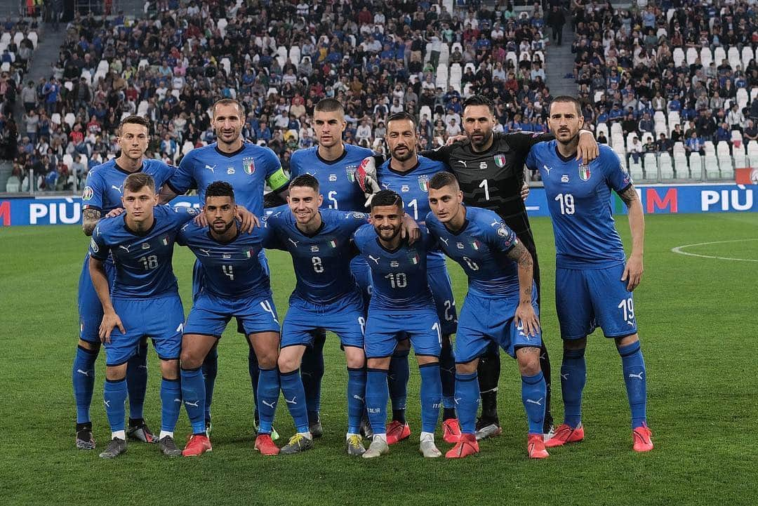 ジョルジョ・キエッリーニさんのインスタグラム写真 - (ジョルジョ・キエッリーニInstagram)「Una grande rimonta per chiudere splendidamente questa stagione! Forza Azzurri! 🇮🇹 #italiabosnia」6月12日 6時31分 - giorgiochiellini