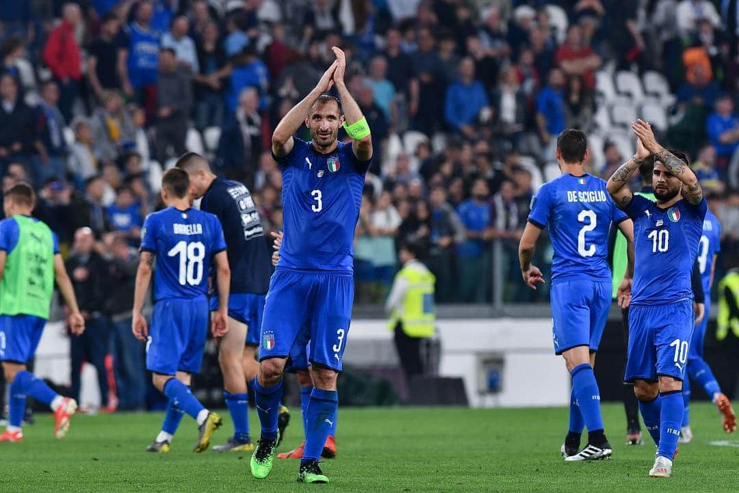 ジョルジョ・キエッリーニさんのインスタグラム写真 - (ジョルジョ・キエッリーニInstagram)「Una grande rimonta per chiudere splendidamente questa stagione! Forza Azzurri! 🇮🇹 #italiabosnia」6月12日 6時31分 - giorgiochiellini