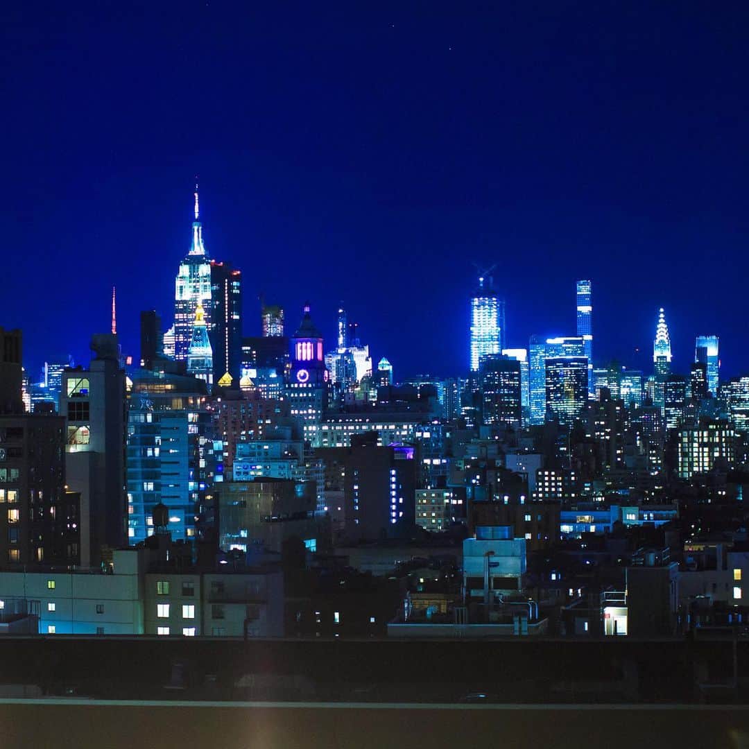 ファボラスさんのインスタグラム写真 - (ファボラスInstagram)「Blue York City 💙 @daveeast [shot by @evanpierce]  #DaveEastCdayDinner #NYC」6月12日 6時44分 - myfabolouslife
