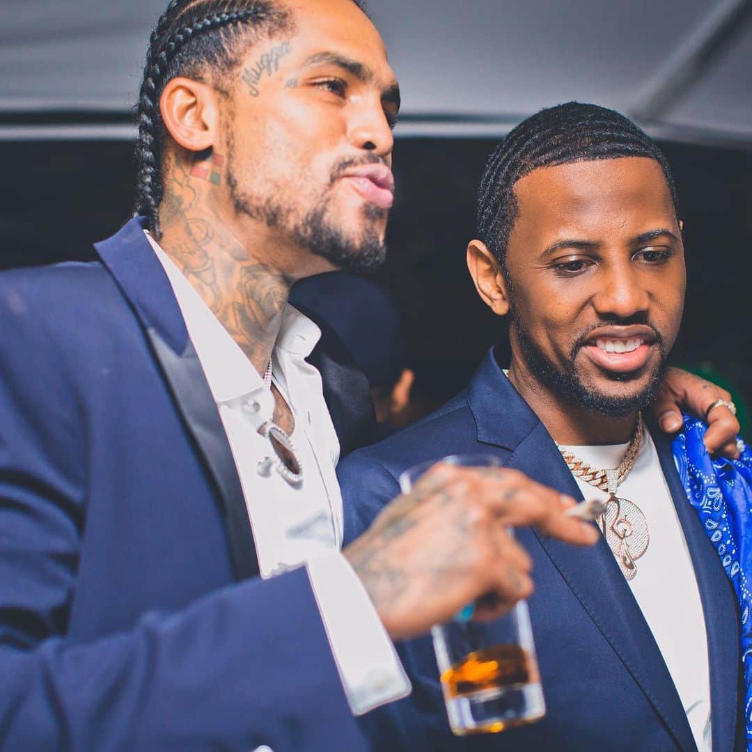 ファボラスのインスタグラム：「Blue York City 💙 @daveeast [shot by @evanpierce]  #DaveEastCdayDinner #NYC」