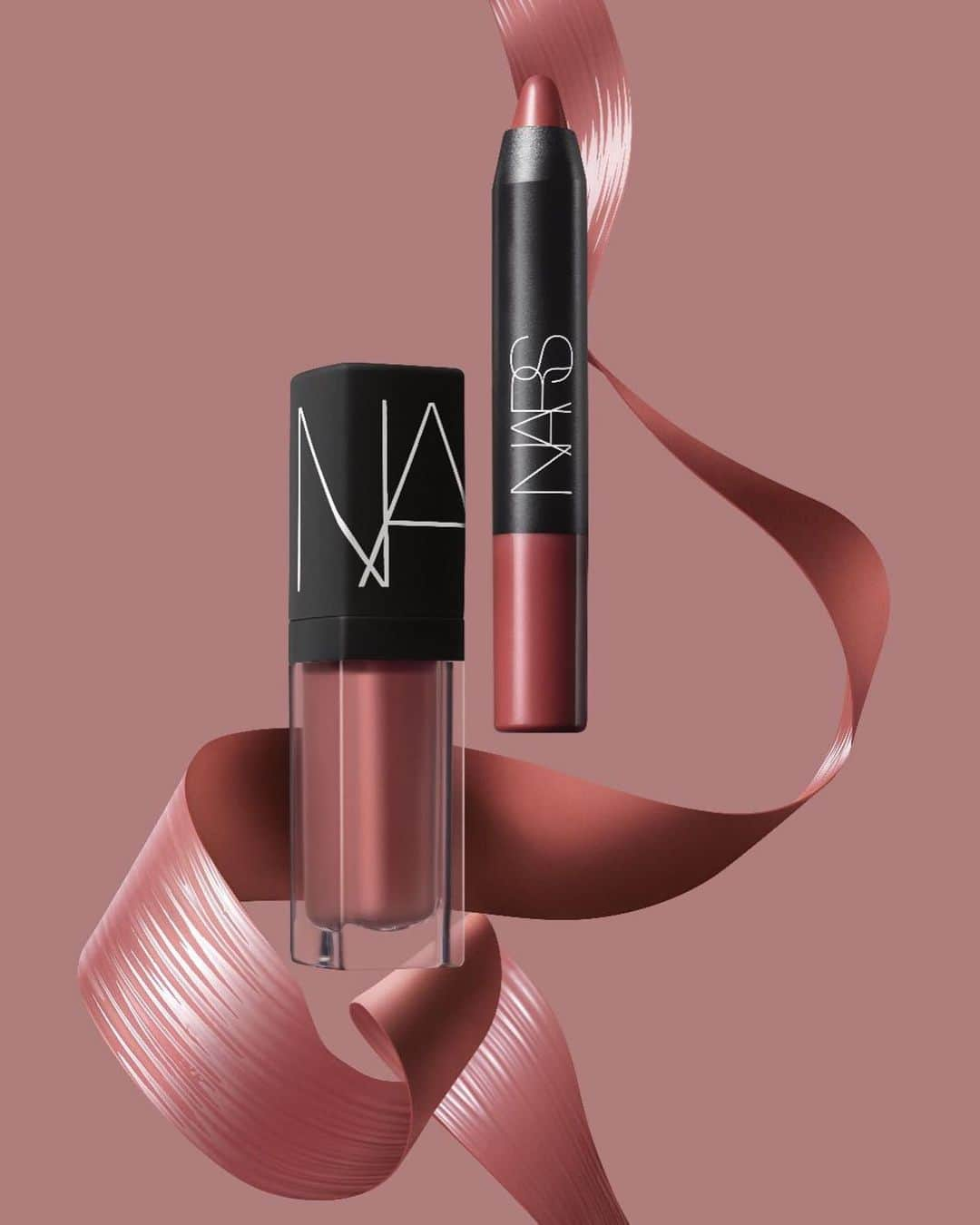 NARSさんのインスタグラム写真 - (NARSInstagram)「Slip into something more comfortable with new Undressed Lip Duo, featuring cult-favorite Velvet Matte Lip Pencil and glossy Lip Tint in Bahama and Walkyrie.」6月12日 7時02分 - narsissist