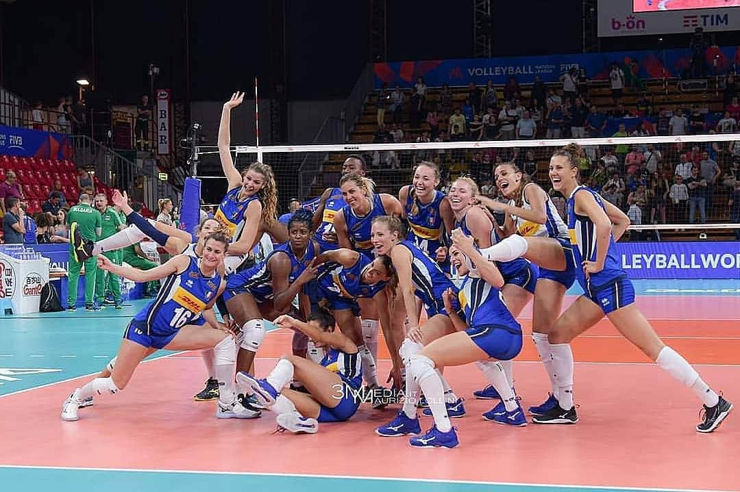 アレッシア・オッロさんのインスタグラム写真 - (アレッシア・オッロInstagram)「#flexpower 🙆🏼‍♀️💃 #teamitaly #fivb #vnl @federazioneitalianapallavolo @fivbvolleyball」6月12日 7時05分 - alessiaorro8