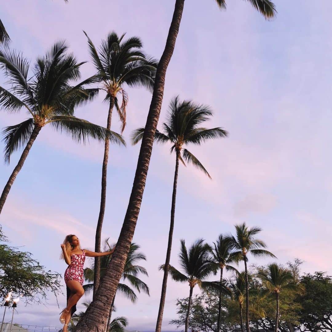 レオナ・ルイスのインスタグラム：「💕🌴 💕」