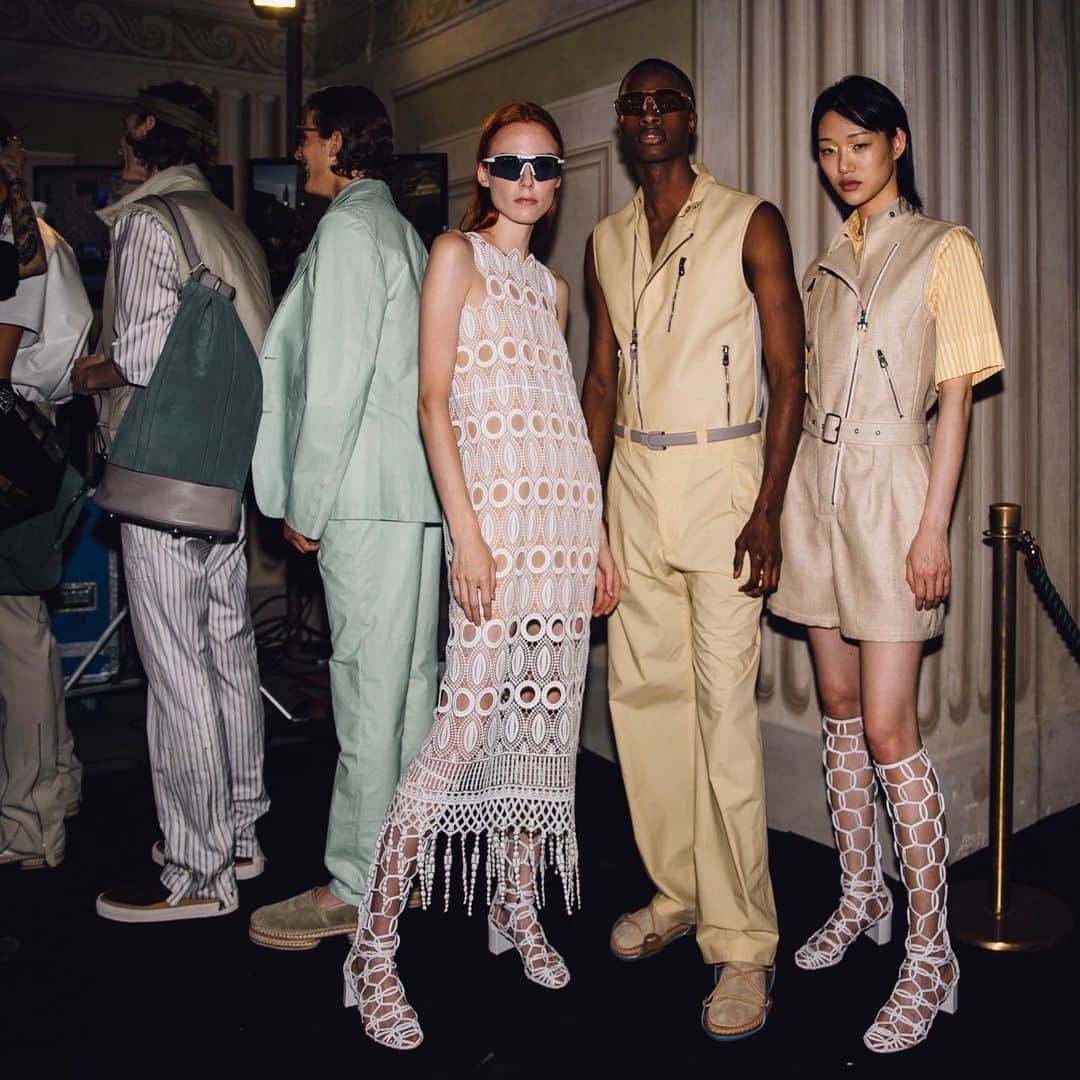 Vogue Runwayさんのインスタグラム写真 - (Vogue RunwayInstagram)「Backstage lineup at @Ferragamo's Spring 2020 menswear collection. View every look at the link in our bio. Photographed by @styledumonde」6月12日 7時13分 - voguerunway