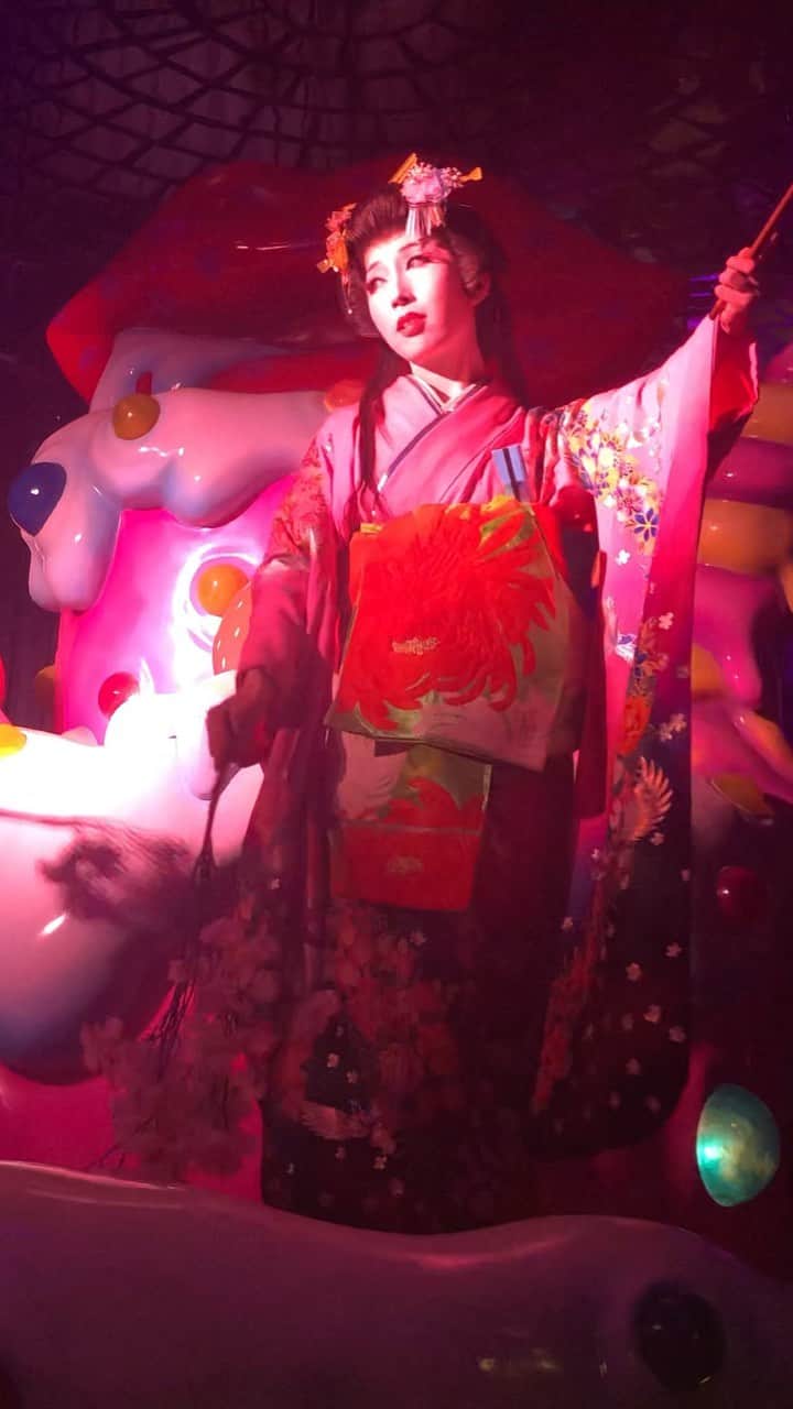 りんか社長のインスタグラム：「原宿きゃりーぱみゅぱみゅ中田さんのお店」