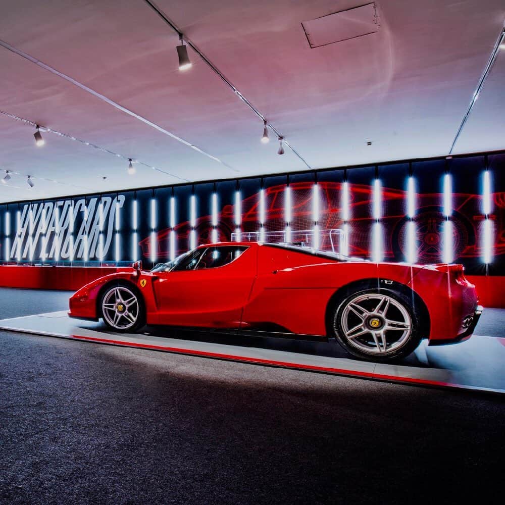 Ferrari Japanさんのインスタグラム写真 - (Ferrari JapanInstagram)「フェラーリ・ミュージアムが「 90 周年展」を開催し、 スクーデリア・フェラーリの節目を祝う「ハイパーカー」: 歴史的モデルが語るフェラーリの技術進化のストーリー。 「 90 周年」展および「ハイパーカー」展は、 2020年 5月まで開催されます。#Ferrari #フェラーリ」6月12日 7時53分 - ferrarijpn