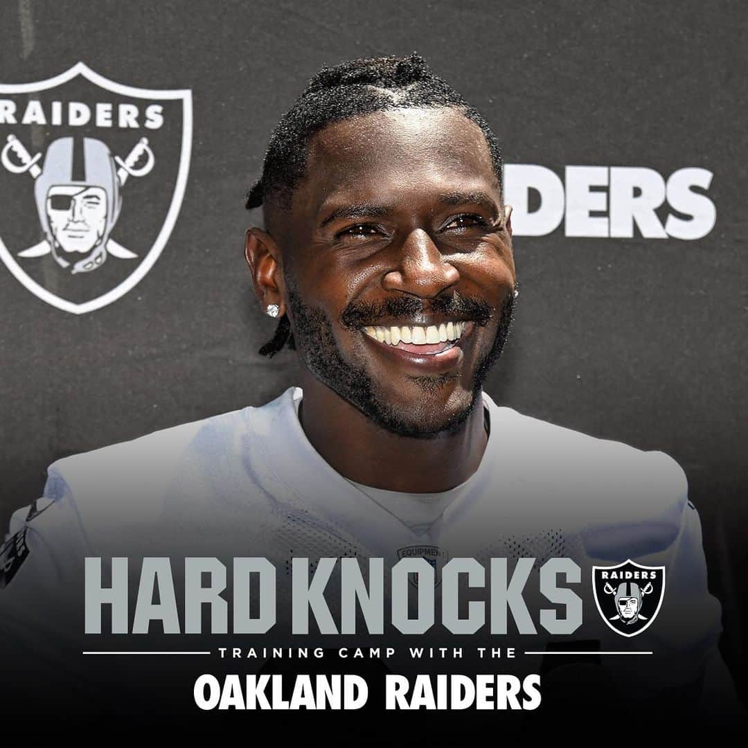 NFLさんのインスタグラム写真 - (NFLInstagram)「It's happening! @hardknockshbo with the @raiders... coming Aug. 6! ☠️」6月12日 7時53分 - nfl